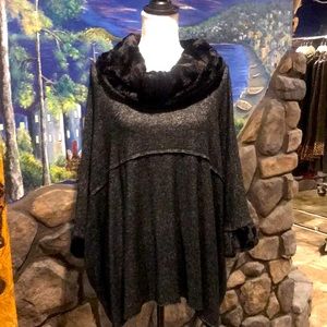 NWT Vine Street Apparel Black Luxury Faux Fur Tunic OS